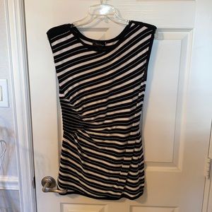 Sweater black and white